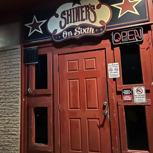 the entrance to shiner's on sixth
