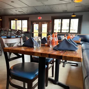 I enjoy the decor and color scheme very much.