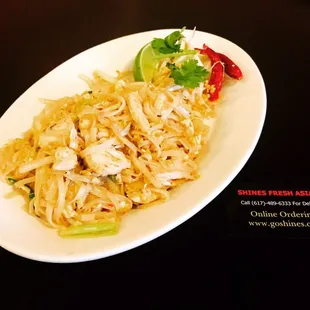Chicken pad Thai 泰式鸡肉炒粿条