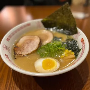 TONKOTSU RAMEN (WHITE KING) PORK*