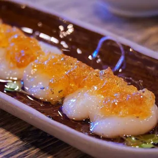 Scallops sashimi