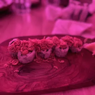 Hendo Roll yellowtail &amp; crispy garlic topped roll