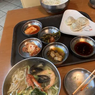 Seafood Noodles Soup Mandu