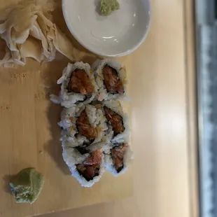 Spicy yellowtail roll