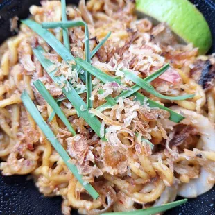 Spicy noodles with seafood