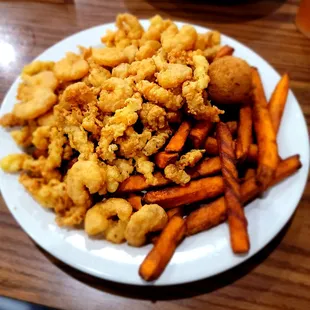 Fried Clams, Fried Shrimp &amp; Sweet Potato Fries