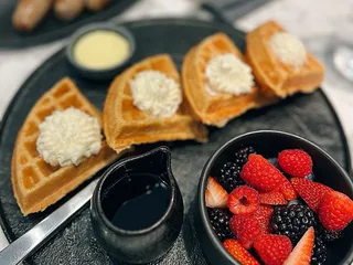 EDGE Restaurant and Bar