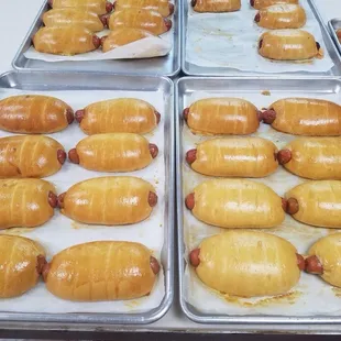 food, donuts, dough desserts