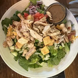 Cove Salad with Chicken