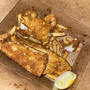 Fried combo with whiting(2), cod(2) and shrimp(6) with fries so fresh and well seasoned