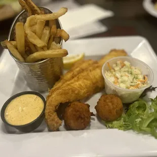 Shipwrecks Taphouse & Grill