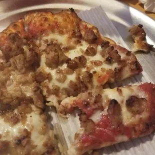 Sausage pizza.  Not a huge fan of their sausage, but the pizza is great!