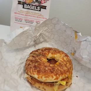 I decided to get an egg cheese and bacon breakfast sandwich on an ossiago bagel