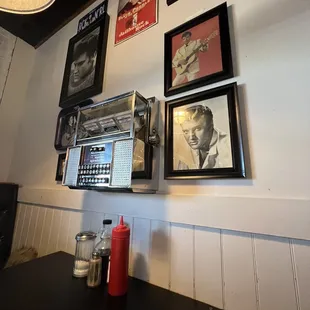Elvis table