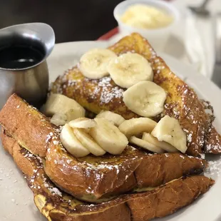 French toast with sliced bananas.