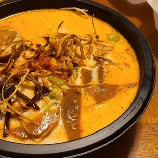 Spicy tonkotsu with pork