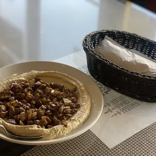 Hummus with Meat (lamb)