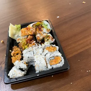 The mush on the left is the &quot;spicy crunchy tuna roll&quot;.  The whole thing was disgusting.