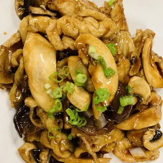 C4. Chicken with Three Kinds of Mushrooms