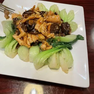 V10. Shiitake Mushroom with Bokchoy