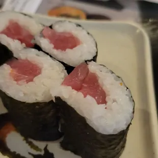 Tuna rolls