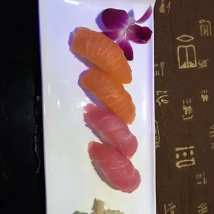 Tuna and salmon nigiri