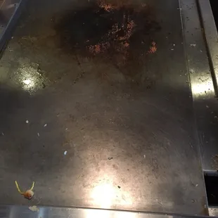Just as we were leaving, the grill is still dirty. We asked them to cook in the kitchen.