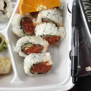 Poorly put together Spicy tuna roll
