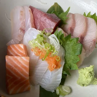 Deluxe Sashimi Combination