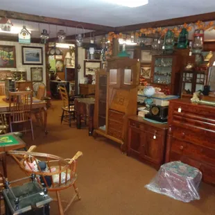 Shomier's Antiques Shop