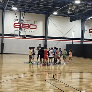 One on one with basketball trainers during your birthday party to entertain everyone with fun basketball games!