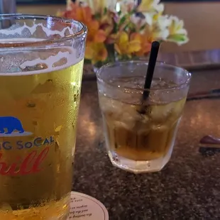 Cold bud light and Jack on the rocks, oh yeah!