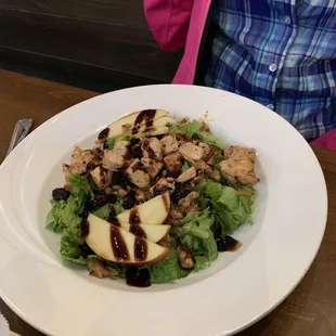 Shooterz salad