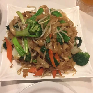 Mixed Veggie Chow Fun / Chow Mein