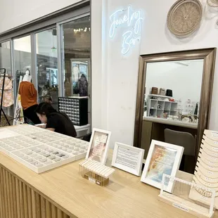 Jewelry Bar