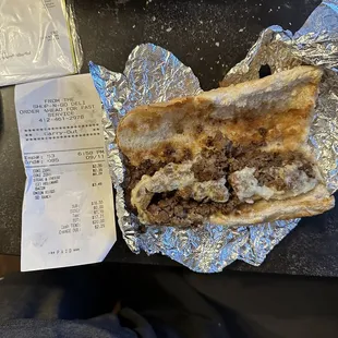 ows a sandwich and receipt