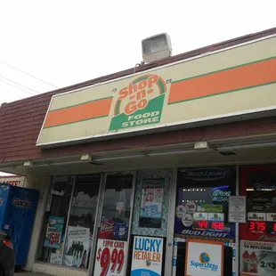 ows the front of a store