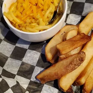 Kid's Mac and cheese