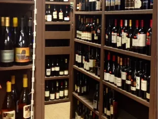 Lina's Beverage & Cigarette Outlet