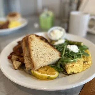 Veggie omelette w O&apos;Brian potatoes n sourdough toast