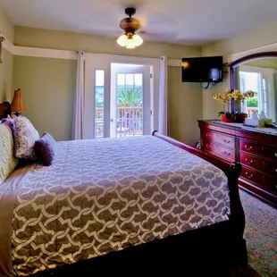 Benicia Bay Suite with balcony and water views