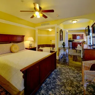 Sunset Suite with in-room tub