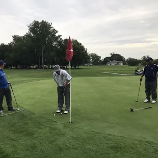 Wow....No.8 hole flat location.......speechless