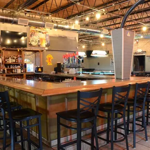 Shores Liquors and Bar
