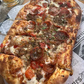Pint House Deluxe Pizza