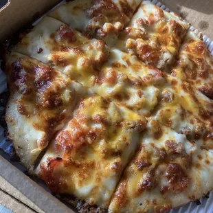 Bacon cheese burger pizza