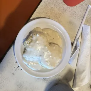 Biscuit and gravy