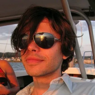 Ian W.