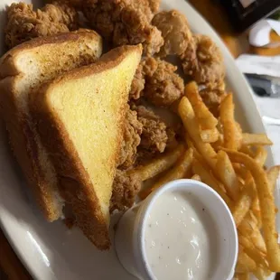 Fried Gizzard Plate w/ Fries, Toast, Gravy
