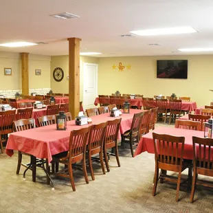 Call (830) 254-3322 to reserve our banquet room!